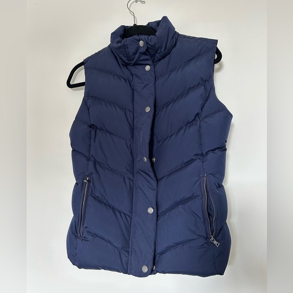 GAP Jackets & Blazers - GAP puffer vest